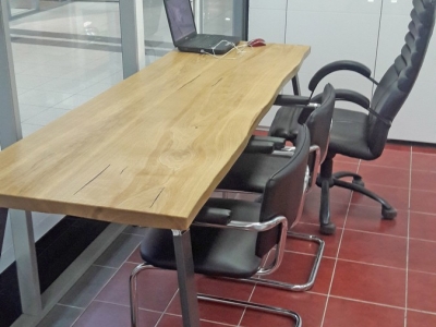 Дизайнерский стол изготавливается длиной от 1м до 3м